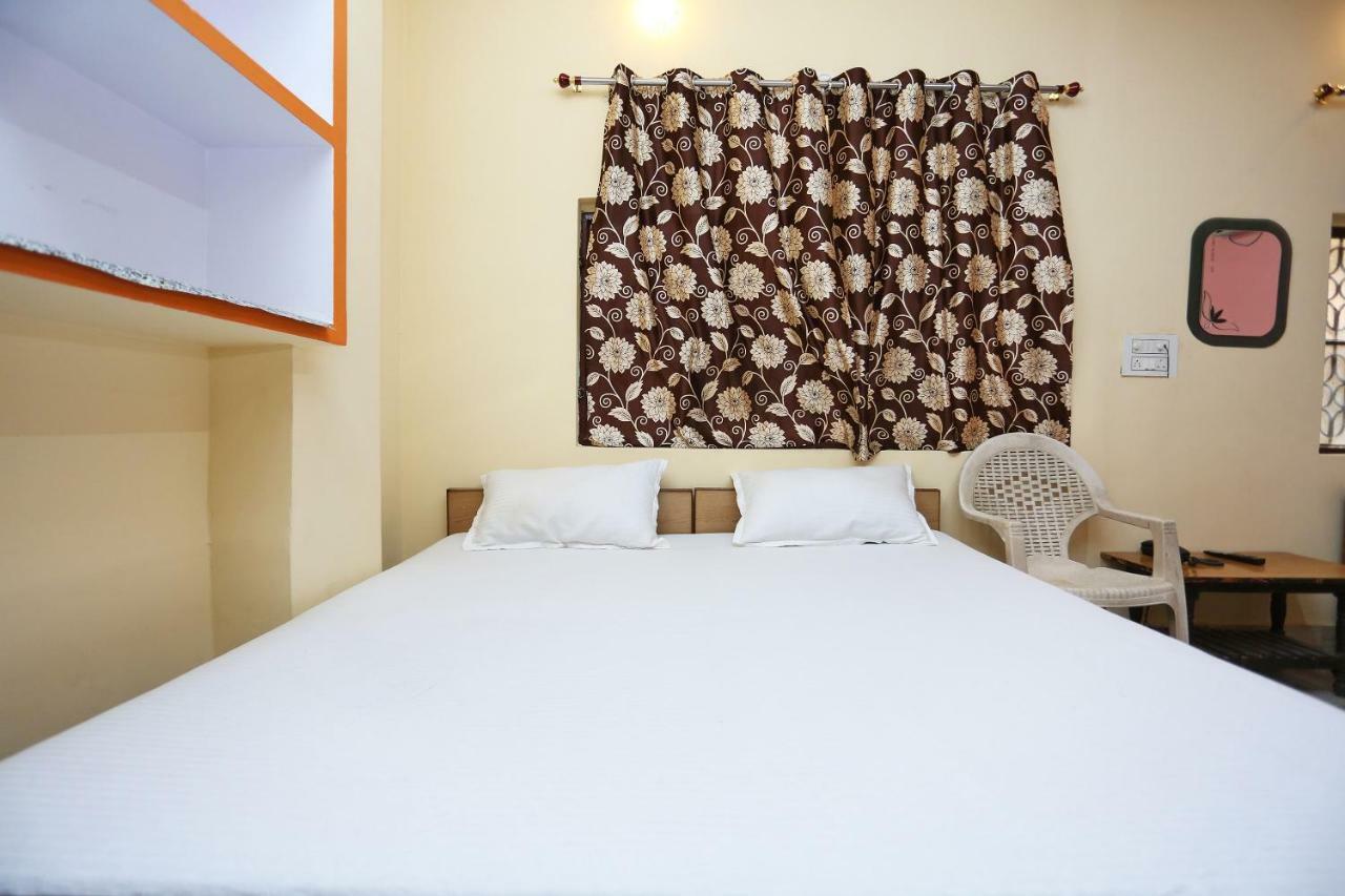 Spot On 45585 Hotel Aakash Ganga Varanasi Esterno foto