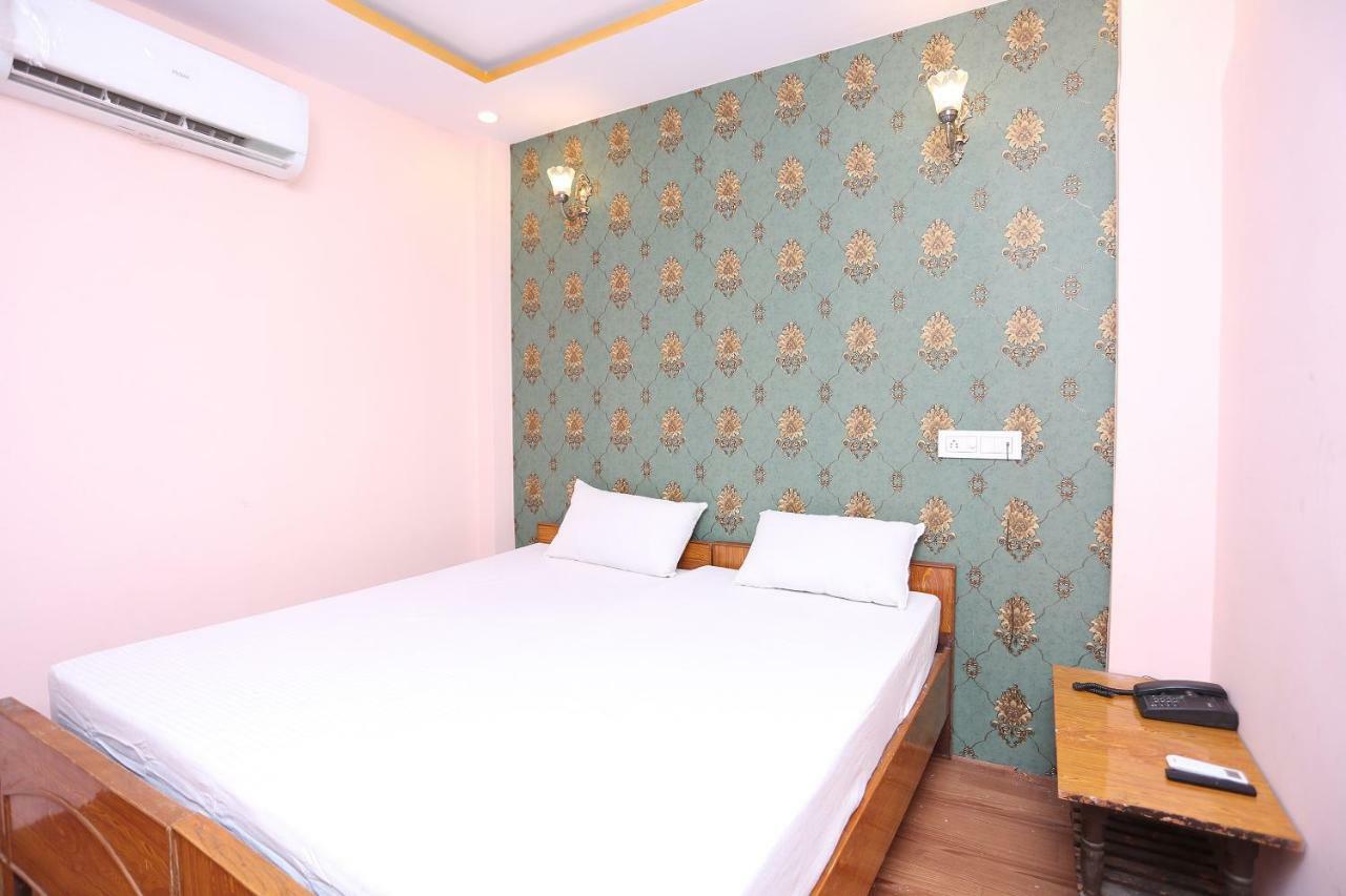 Spot On 45585 Hotel Aakash Ganga Varanasi Esterno foto