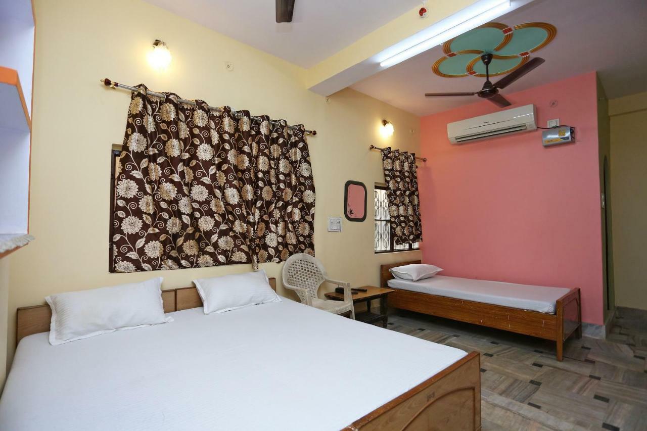 Spot On 45585 Hotel Aakash Ganga Varanasi Esterno foto
