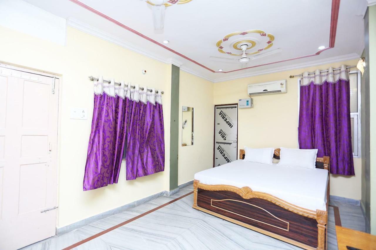 Spot On 45585 Hotel Aakash Ganga Varanasi Esterno foto