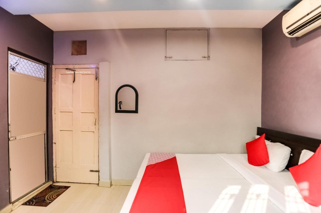 Spot On 45585 Hotel Aakash Ganga Varanasi Esterno foto