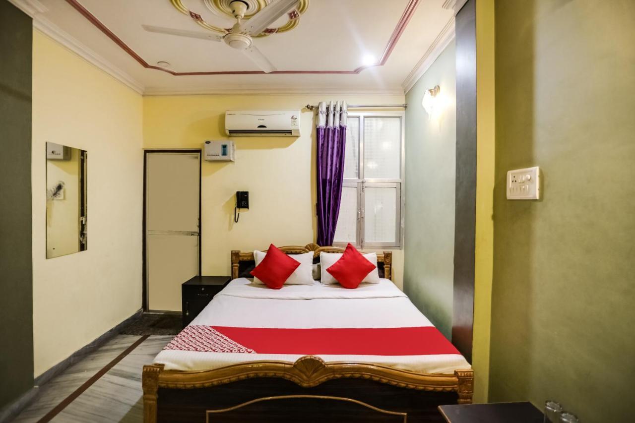 Spot On 45585 Hotel Aakash Ganga Varanasi Esterno foto