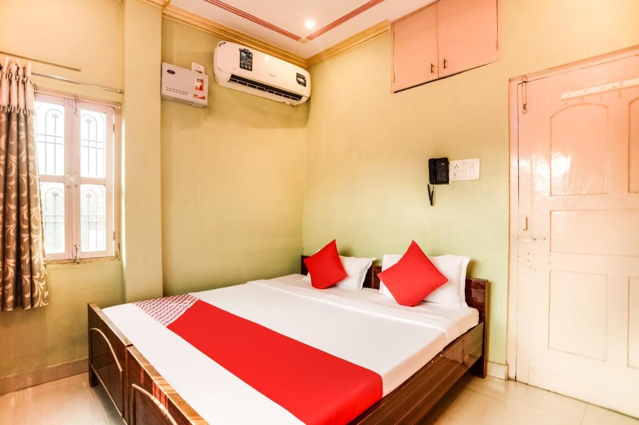 Spot On 45585 Hotel Aakash Ganga Varanasi Esterno foto